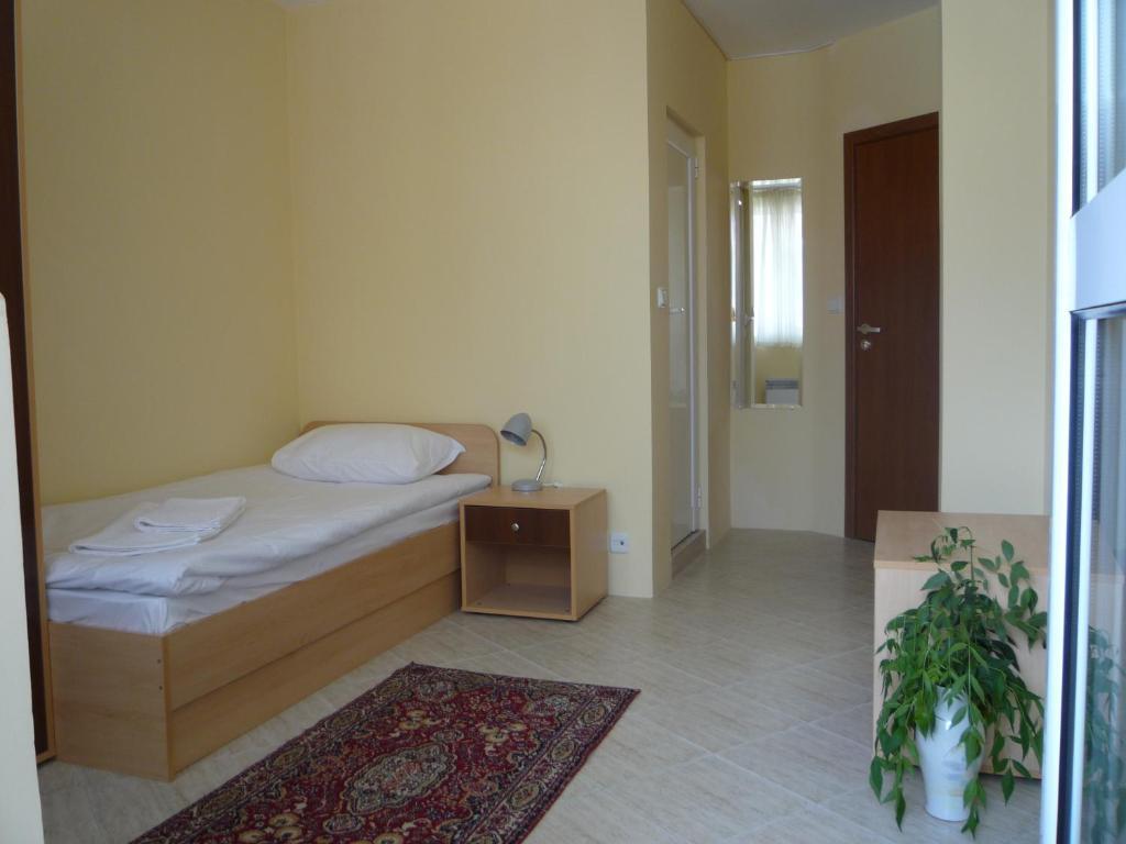 Hostel Sylvia Sofia Exterior photo